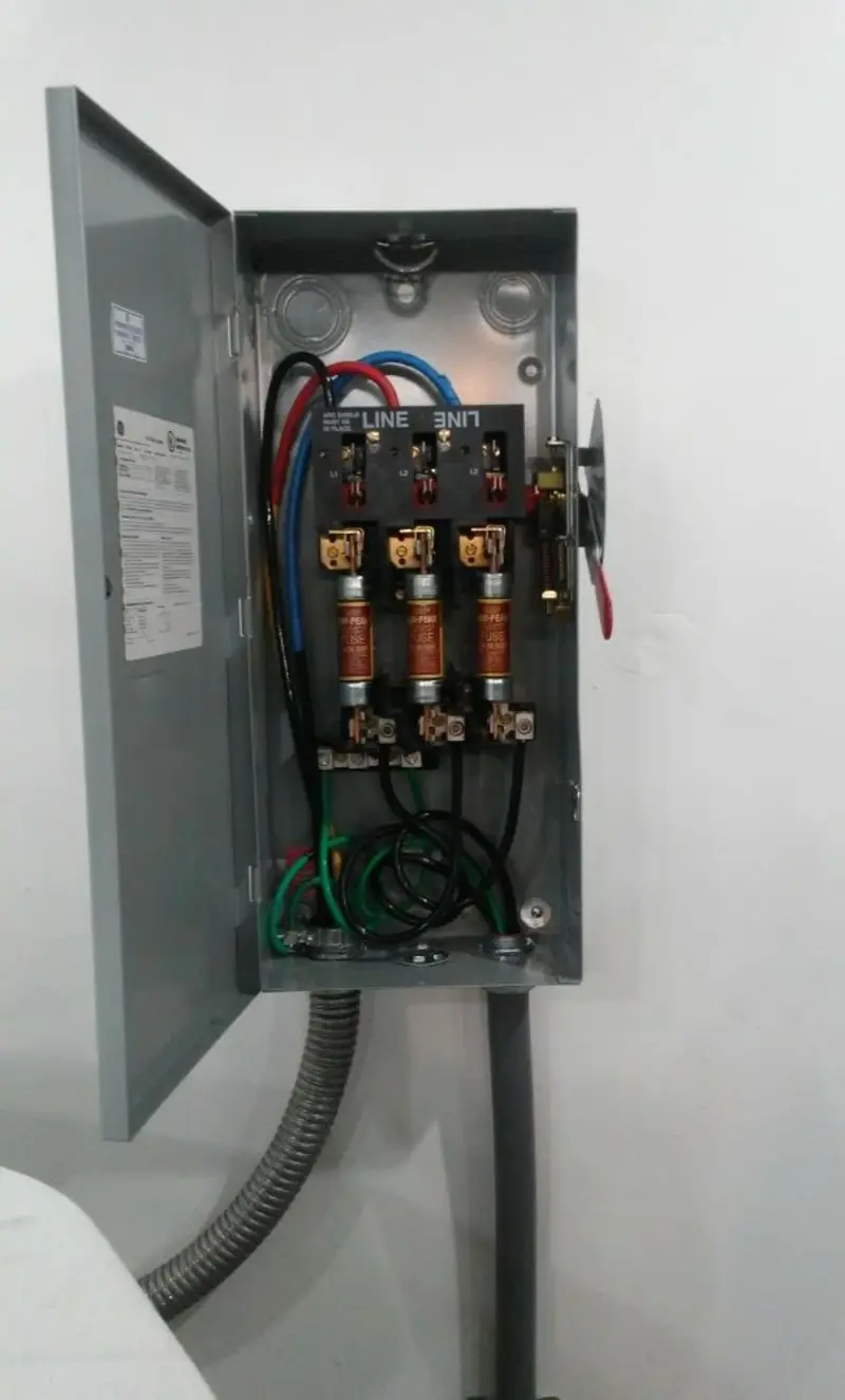 Three-phase disconnect switch installed for Smoke Detector Installation in Indian Head